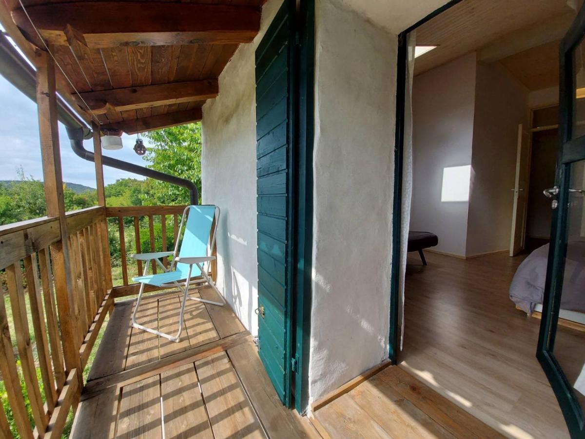 Apartmaji Hedera โคเมน ภายนอก รูปภาพ