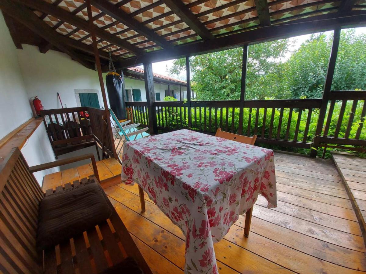 Apartmaji Hedera โคเมน ภายนอก รูปภาพ