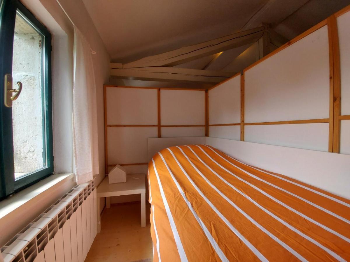 Apartmaji Hedera โคเมน ภายนอก รูปภาพ
